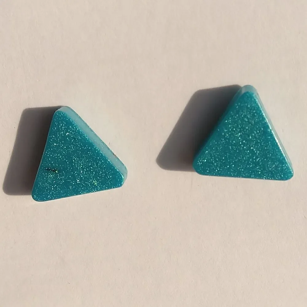 5/$25 Blue resin triangle stud earrings